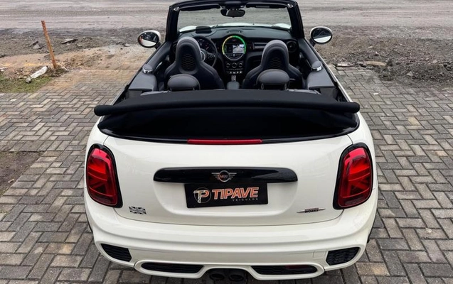 imagem-https://www.socarrao.com.br/sc-vehicle-images-prod/2852153/1789502648687-8070173_6_B_7f9bc75567.jpeg