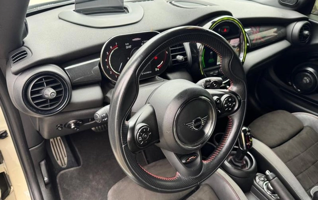 imagem-https://www.socarrao.com.br/sc-vehicle-images-prod/2852153/1789502648697-8070173_11_B_f94176a7e6.jpeg
