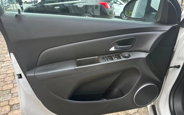 imagem-https://www.socarrao.com.br/sc-vehicle-images-prod/2852181/1784991458787-4687d2bfa68742bba8e5e871abfee565_1784991208689.jpg