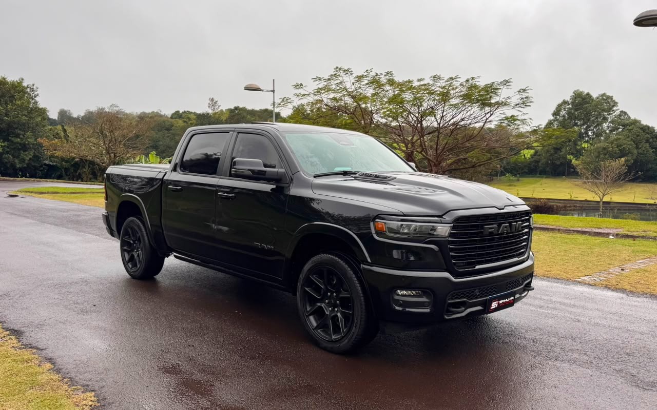RAM 1500 2025 Preto — foto 1 de 3