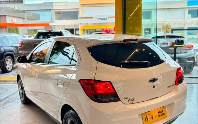 imagem-https://www.socarrao.com.br/sc-vehicle-images-prod/2852192/1785416885821-5aec7ece-2616-4093-ab3c-48cf9731098c.jpg