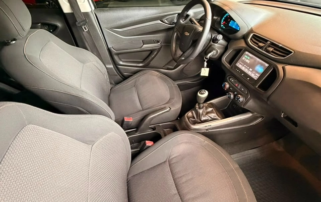 imagem-https://www.socarrao.com.br/sc-vehicle-images-prod/2852192/1785416885822-36788c01-3676-470c-86fc-cf0a15028a4c.jpg
