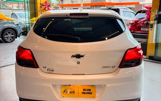imagem-https://www.socarrao.com.br/sc-vehicle-images-prod/2852192/1785416885828-63099445-bd29-40d6-9a75-54d43cfe7095.jpg