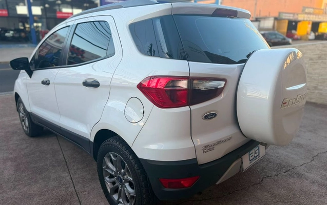 imagem-https://www.socarrao.com.br/sc-vehicle-images-prod/2852271/1789147080287-gb-06be7be.jpeg