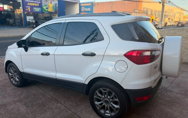 imagem-https://www.socarrao.com.br/sc-vehicle-images-prod/2852271/1789147080294-gb-25fbbee.jpeg