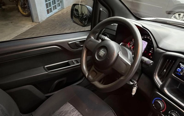 imagem-https://www.socarrao.com.br/sc-vehicle-images-prod/2852341/1789496725632-8279461_6_B_a6d1a31665.jpeg