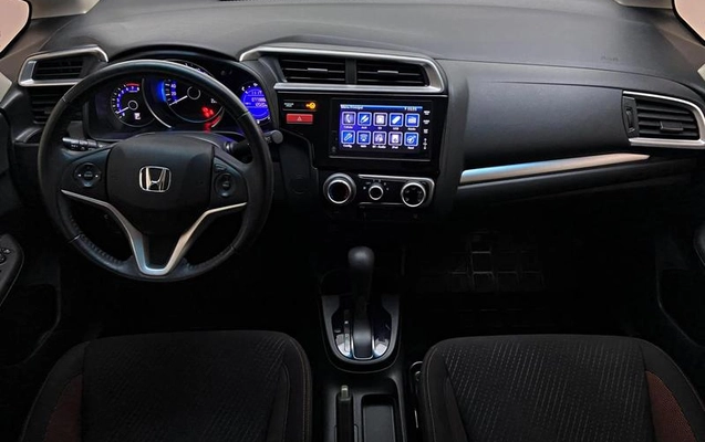 imagem-https://www.socarrao.com.br/sc-vehicle-images-prod/2852370/1791042206769-8308748_5_B_2a3aa44e58.jpeg