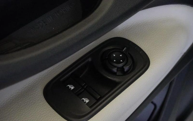 imagem-https://www.socarrao.com.br/sc-vehicle-images-prod/2852421/1789072994574-8314860_8_B_a7e338082c.jpeg