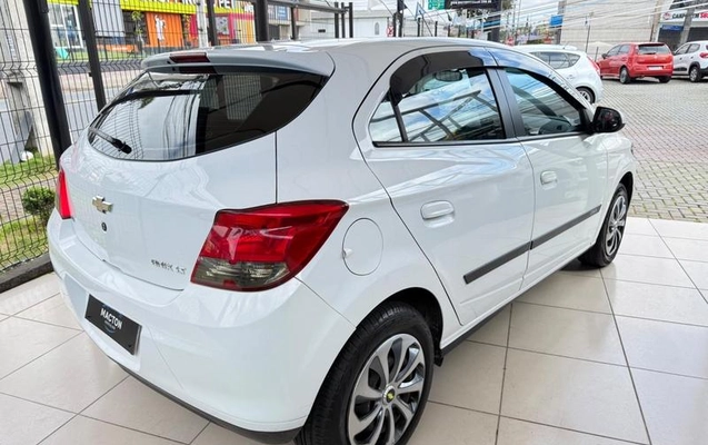 imagem-https://www.socarrao.com.br/sc-vehicle-images-prod/2852457/1789133783652-8315924_3_B_067bdd378d.jpeg