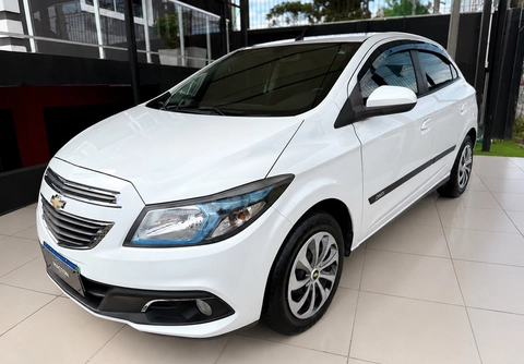 Chevrolet Onix 2015 Branco — foto 1 de 3