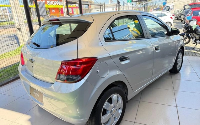 imagem-https://www.socarrao.com.br/sc-vehicle-images-prod/2852489/1789138004550-8314704_5_B_3cb23dc9d9.jpeg