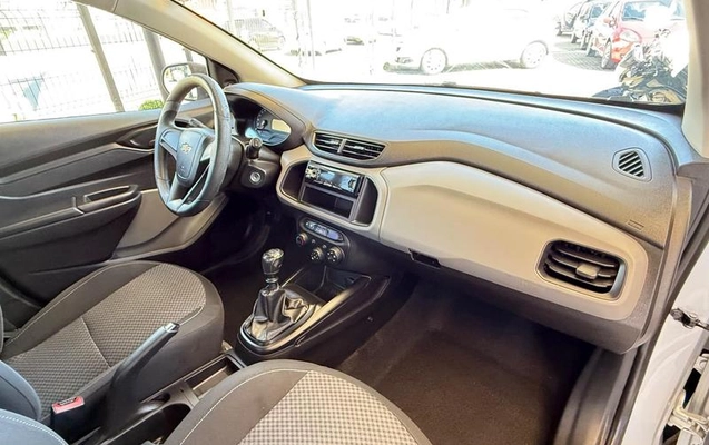 imagem-https://www.socarrao.com.br/sc-vehicle-images-prod/2852489/1789138004551-8314704_7_B_b30fb73776.jpeg