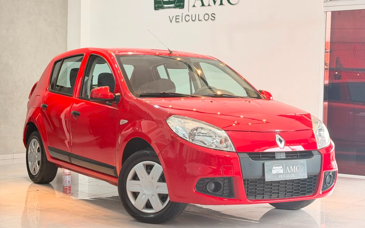 Renault Sandero 2012 Vermelho — foto 1 de 3