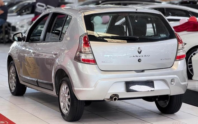 imagem-https://www.socarrao.com.br/sc-vehicle-images-prod/2852592/1789587869475-8315799_11_B_ab7b8fbbc4.jpeg
