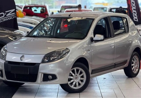 Renault Sandero 2014 Prata — foto 1 de 3