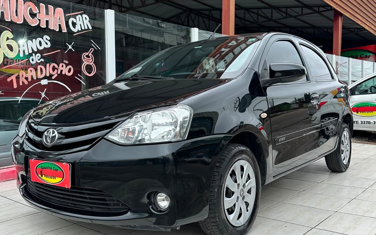 Toyota Etios 2017 Preto — foto 1 de 3