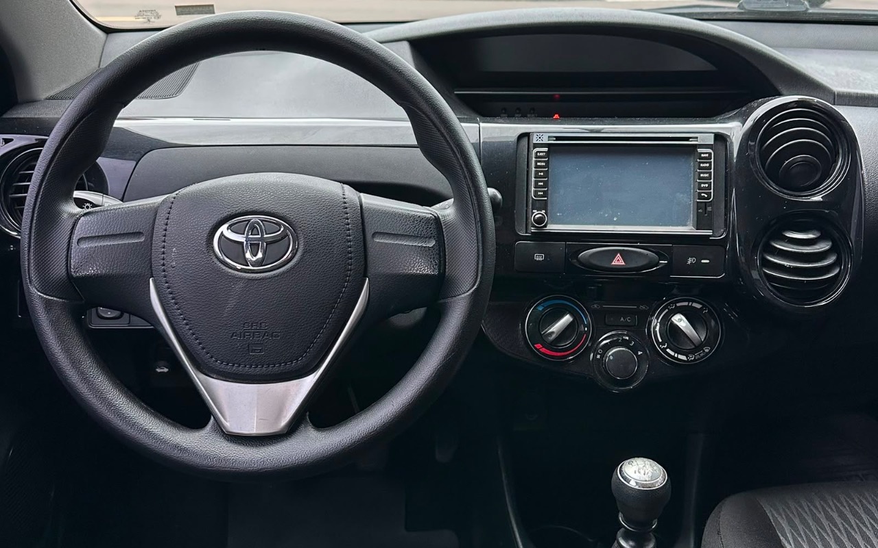 imagem-https://www.socarrao.com.br/sc-vehicle-images-prod/2852597/1785005783899-ODZkZWJmNGItOTM2Ny00ZTU0LTk5NzQtYzVkMzY0Y2I0NzQ1LmpwZWc.jpeg