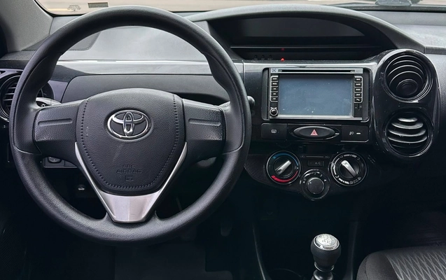 imagem-https://www.socarrao.com.br/sc-vehicle-images-prod/2852597/1785005783899-ODZkZWJmNGItOTM2Ny00ZTU0LTk5NzQtYzVkMzY0Y2I0NzQ1LmpwZWc.jpeg