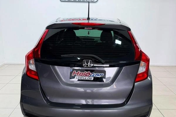 imagem-https://www.socarrao.com.br/sc-vehicle-images-prod/2852603/1787581984017-8312112_1_B_2ae37184e6.jpeg