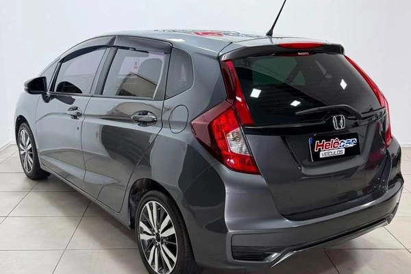 imagem-https://www.socarrao.com.br/sc-vehicle-images-prod/2852603/1787581984017-8312112_1_B_db762ef7a1.jpeg
