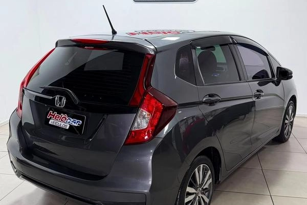 imagem-https://www.socarrao.com.br/sc-vehicle-images-prod/2852603/1787581984018-8312112_1_B_534968b07f.jpeg