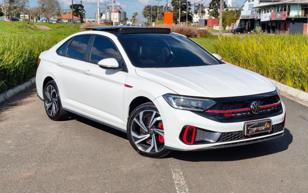 Volkswagen Jetta 2023 Branco — foto 1 de 3