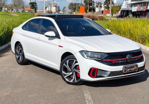 Volkswagen Jetta 2023 Branco — foto 1 de 3
