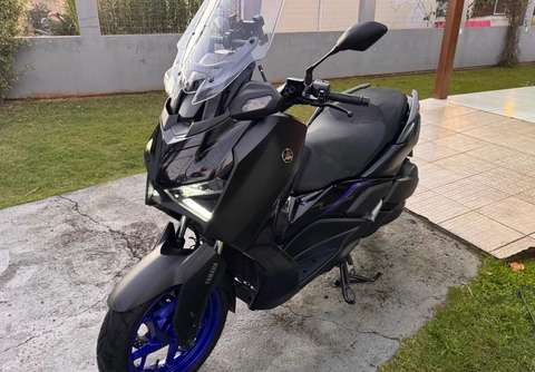 Yamaha XMAX 300 CONNECTED 2026 Preto — foto 1 de 3
