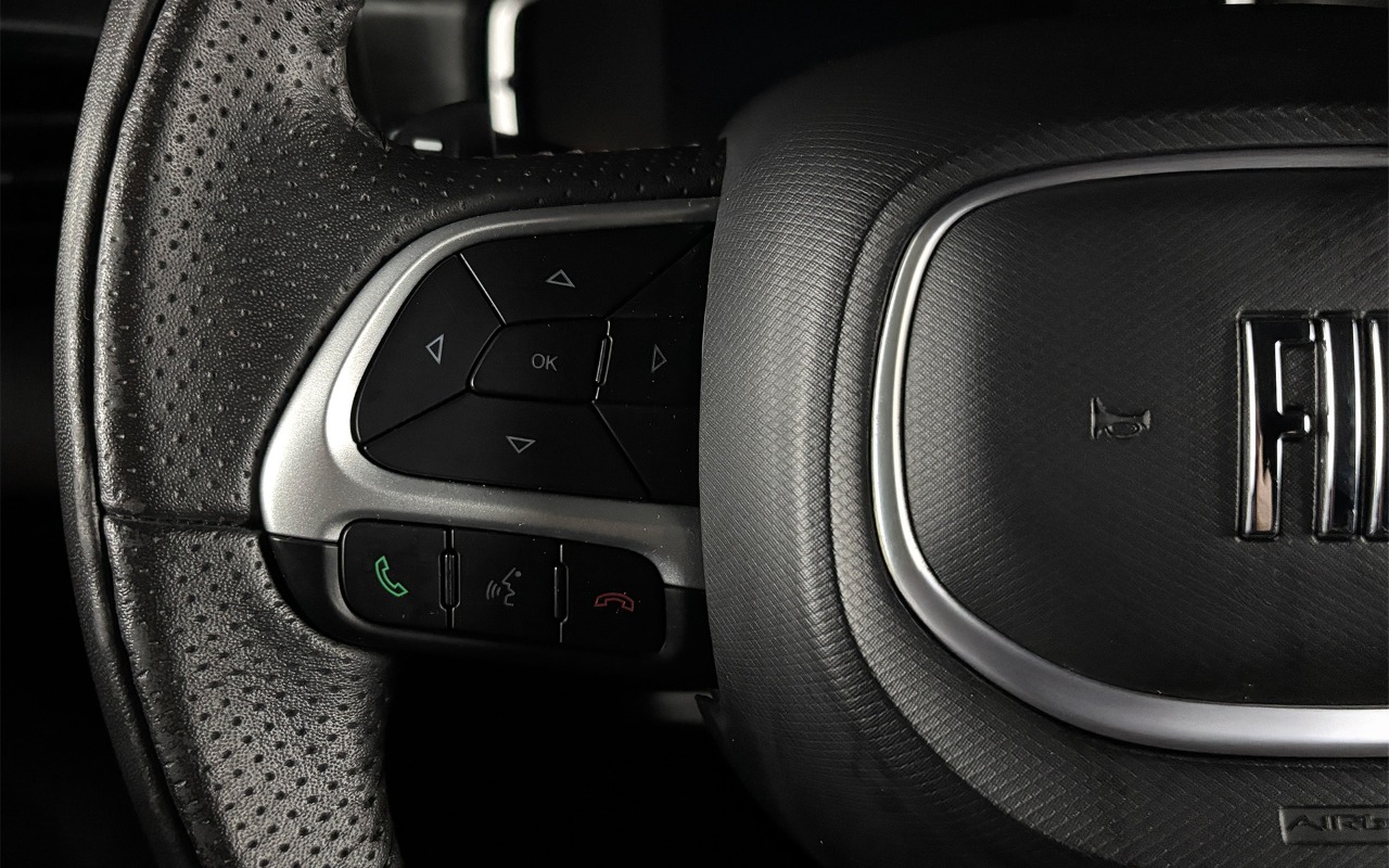 imagem-https://www.socarrao.com.br/sc-vehicle-images-prod/2860552/1785070972185-MDExLmpwZw.jpg