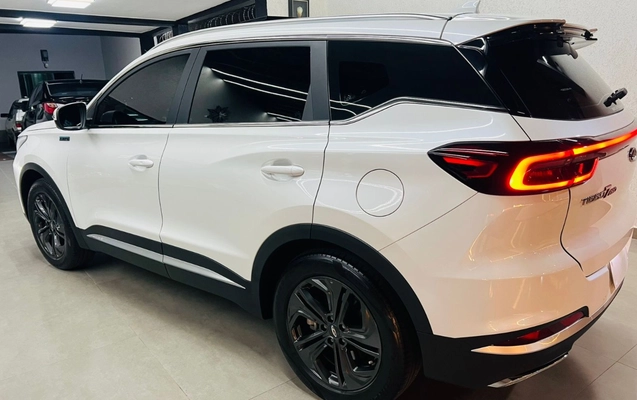 imagem-https://www.socarrao.com.br/sc-vehicle-images-prod/2860655/1785118203896-NWUyNjI2ZGMtNTEzOS00OGY0LTljMjktYmQ4Y2IwYzYwYmZhLmpwZWc.jpeg