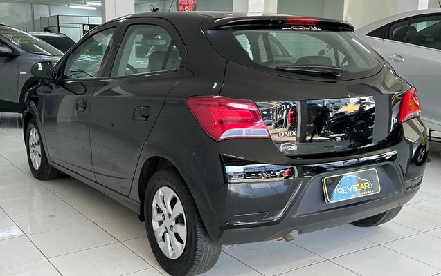 imagem-https://www.socarrao.com.br/sc-vehicle-images-prod/2869547/1785162215002-ccd63089-5749-46bd-8f9c-d5d3350a8254.jpeg