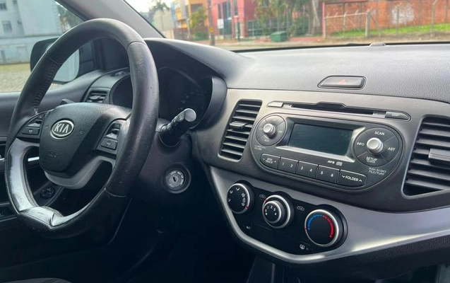 imagem-https://www.socarrao.com.br/sc-vehicle-images-prod/2870138/1788011807437-8318155_9_B_1f5f4261d2.jpeg