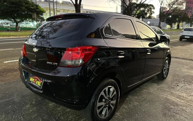 imagem-https://www.socarrao.com.br/sc-vehicle-images-prod/2870738/1788361927690-8281729_3_B_bfaa15e599.jpeg