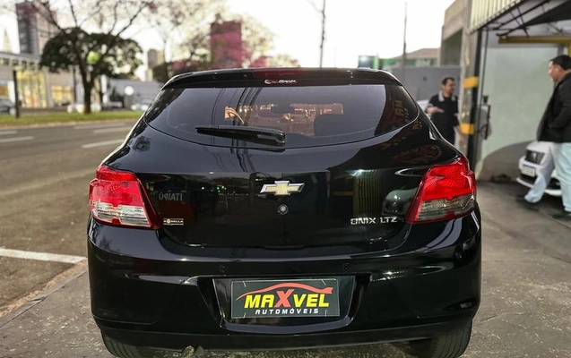 imagem-https://www.socarrao.com.br/sc-vehicle-images-prod/2870738/1788361927692-8281729_4_B_4531f61fc9.jpeg