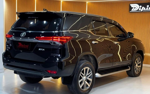 imagem-https://www.socarrao.com.br/sc-vehicle-images-prod/2870797/1787926524227-8287328_7_B_5e8c8ef26b.jpeg