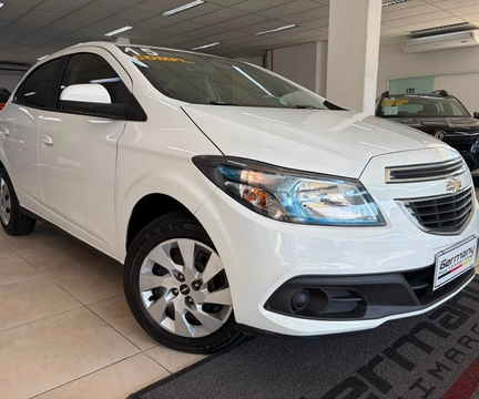 Chevrolet Onix 2015 Branco — foto 1 de 3