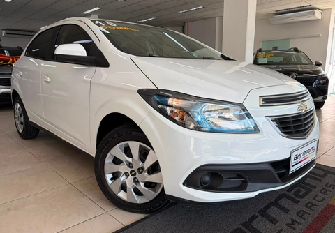 Chevrolet Onix 2015 Branco — foto 1 de 3