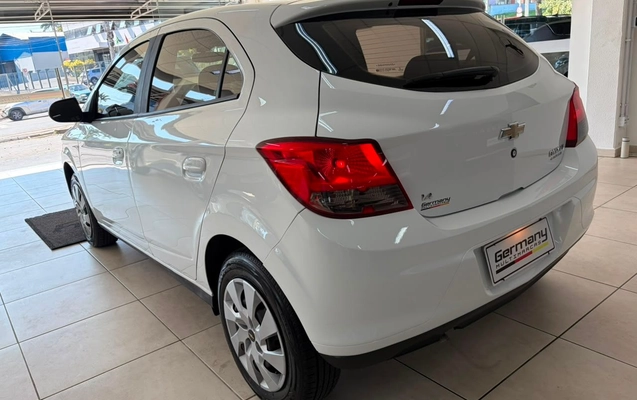 imagem-https://www.socarrao.com.br/sc-vehicle-images-prod/2870906/1785355480089-68a1848d2cee4d43985809e3a3b54f50_1785354195417.jpg
