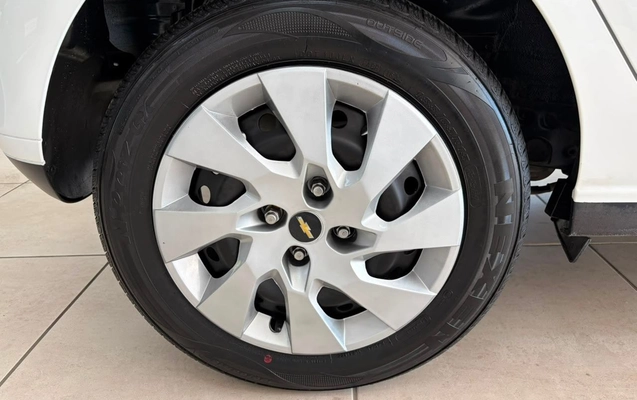 imagem-https://www.socarrao.com.br/sc-vehicle-images-prod/2870906/1785355480092-7ce74267f1f94d1885156050ff2d5a36_1785354195430.jpg