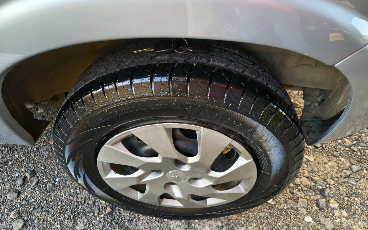 imagem-https://www.socarrao.com.br/sc-vehicle-images-prod/2871008/1785169321088-SU1HXzIwMjYwNzIxXzE2NTQyODMxNl9IRFIuanBn.jpg
