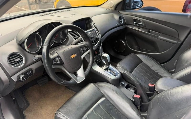 imagem-https://www.socarrao.com.br/sc-vehicle-images-prod/2871651/1785172445163-8312385_15_B_45133db363.jpeg