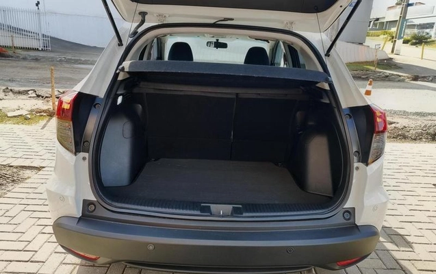imagem-https://www.socarrao.com.br/sc-vehicle-images-prod/2871968/1789642941002-8318660_12_B_4f35f92407.jpeg