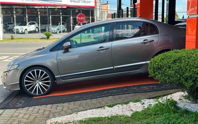 imagem-https://www.socarrao.com.br/sc-vehicle-images-prod/2872214/1787661684055-8318206_9_B_55d545c9f2.jpeg