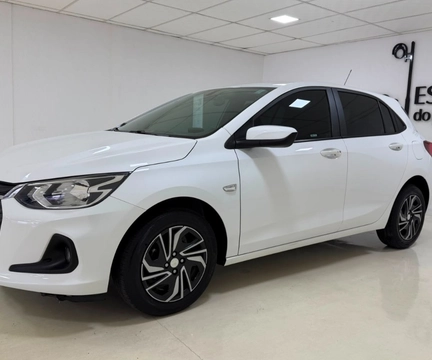 Chevrolet Onix 2024 Branco — foto 1 de 3