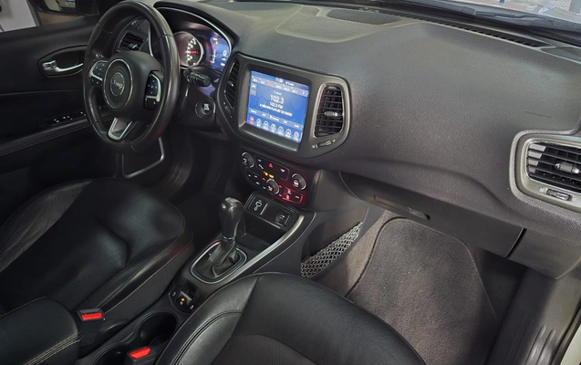 imagem-https://www.socarrao.com.br/sc-vehicle-images-prod/2872333/1785176000446-5ve63T58ebIfvymG8v5nkQEcV8KASLd9.jpg