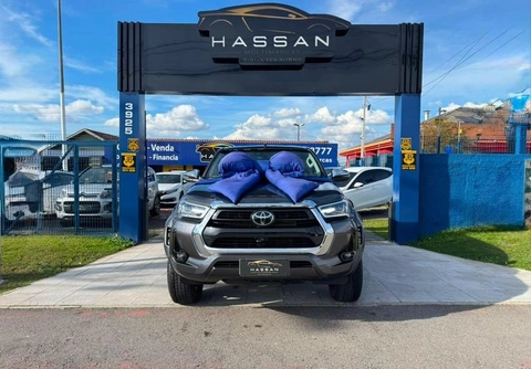 Toyota Hilux 2024 Cinza — foto 1 de 3