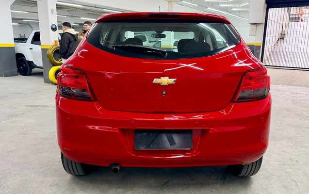 imagem-https://www.socarrao.com.br/sc-vehicle-images-prod/2872893/1788627245736-a2601de05fad40dabd97f032126cd402_1786650434935.jpg