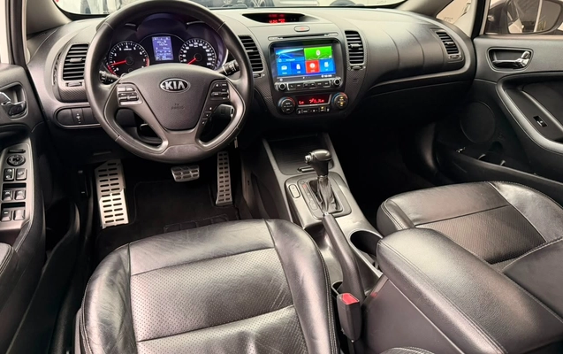 imagem-https://www.socarrao.com.br/sc-vehicle-images-prod/2873100/1785180315619-NmI2NGY4NjctOGMwMS00ODYzLTk5ZWQtZjViMGUwZGU4MTBmLmpwZWc.jpeg