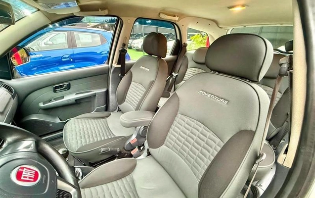 imagem-https://www.socarrao.com.br/sc-vehicle-images-prod/2873238/1786735610000-8319829_6_B_4a539debb6.jpeg