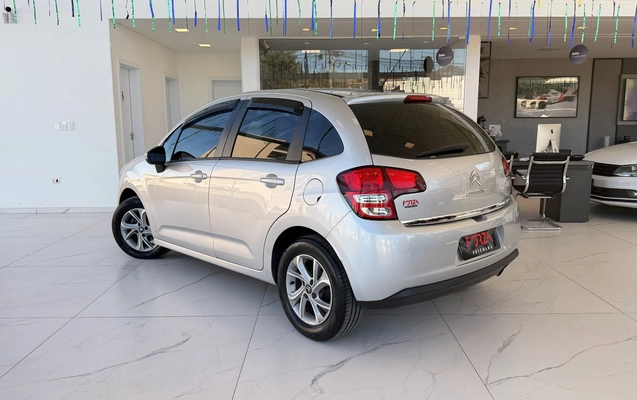imagem-https://www.socarrao.com.br/sc-vehicle-images-prod/2874327/1791477148561-837fa63289b64f0396479e7220fd352b_1784144425190.jpg